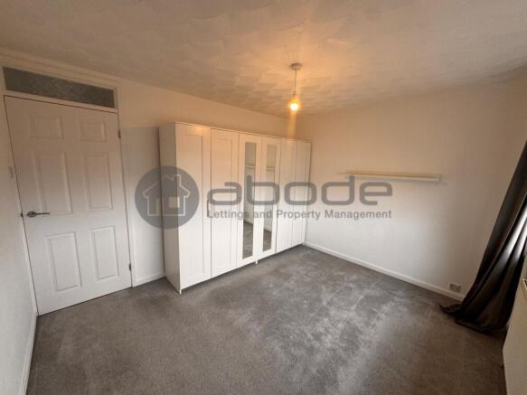 2 bed Town House to rent Image 8