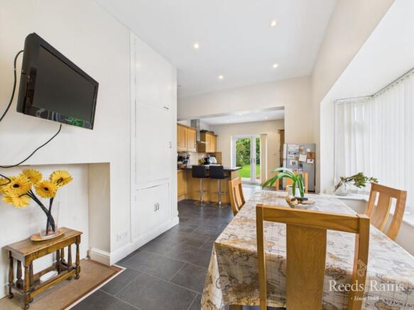 4 bed Semi-Detached for sale Image 11