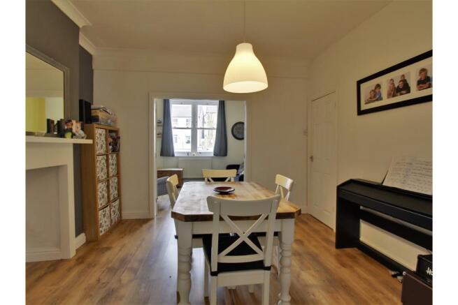 Lounge/Dining Room