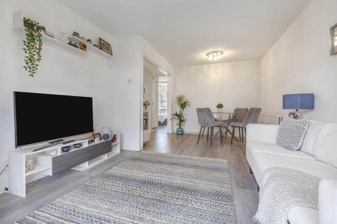 Open Plan Lounge / Diner