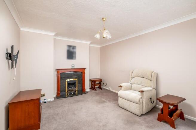 260205 - 51 Curlew Crescent, Bedford - 05