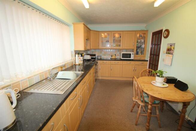 Grasmere Road, 37, kitchen 2.JPG