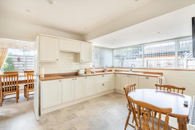 2 bed Detached Bungalow for sale Image 5