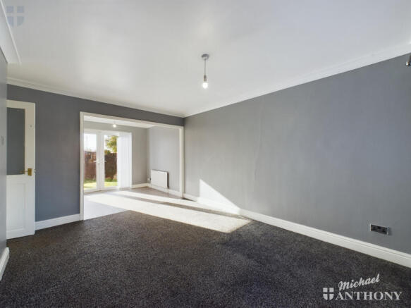 CAM03218G0-PR0014-STILL014