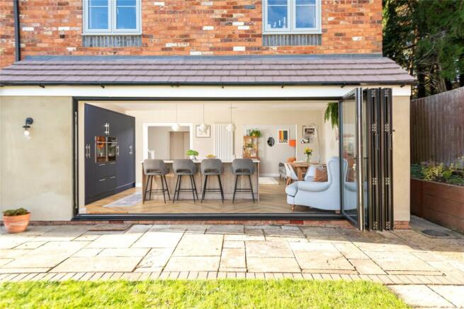 Kitchen / Bi Folds