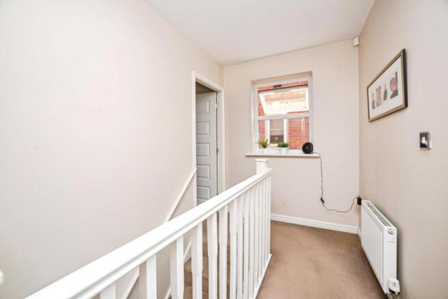 4 bed Detached for sale Image 11