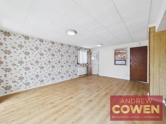 3 bed House for sale Image 12
