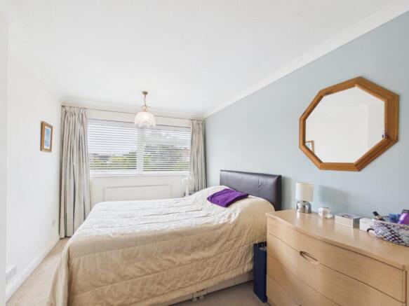 West Close, Ashford, Surrey, TW15 photo 4