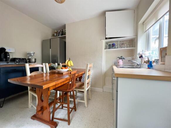 KITCHEN/BREAKFAST ROOM