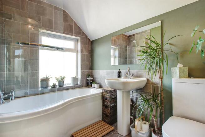 Bathroom.jpg