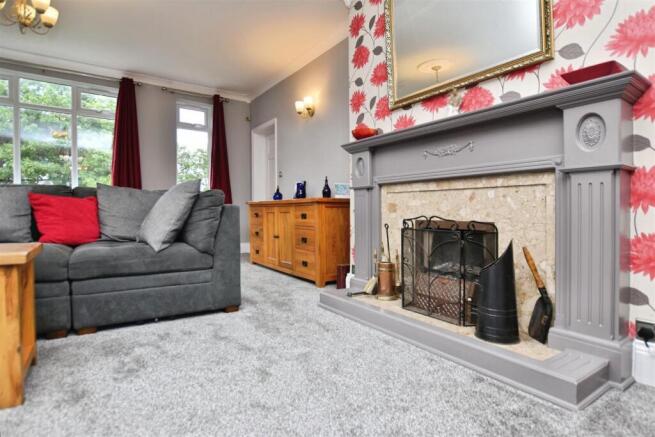 4 bed Detached for sale Image 9