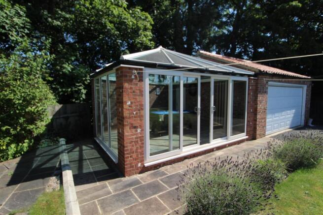 GARDEN ROOM