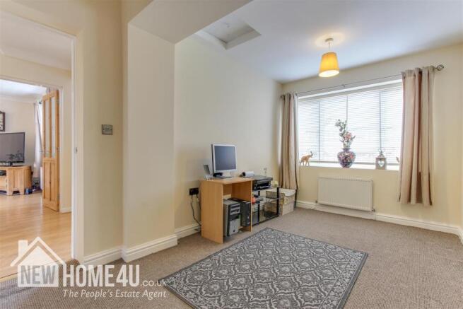 DINING ROOM / BEDROOM 4