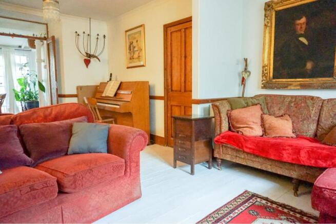 Lounge/Dining Room