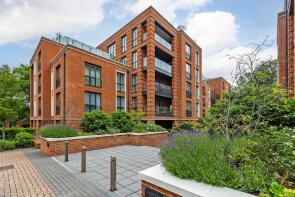 28, Guinevere House, Fellowes Rise, Winchester SO22 5TE