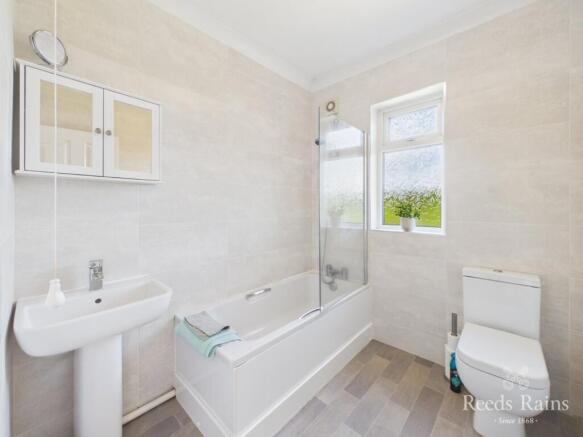2 bed Bungalow for sale Image 6
