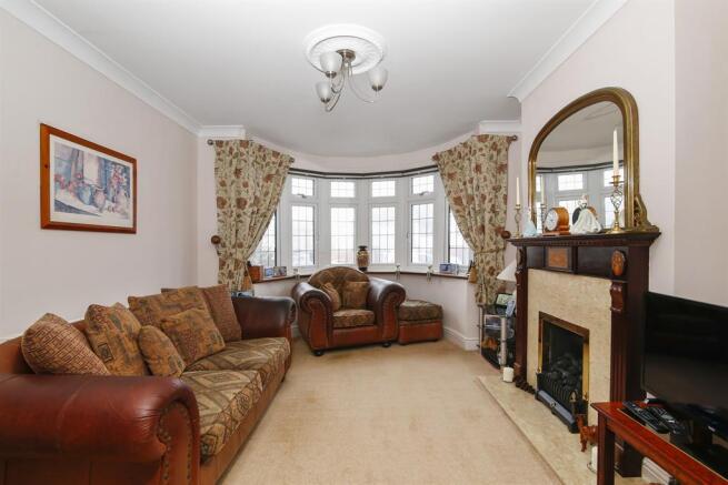LOUNGE AREA