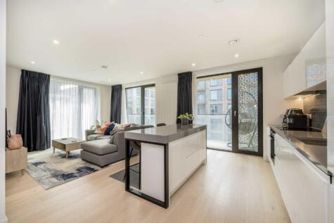 Royal Crest Avenue, Royal Wharf