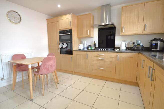 kitchen/breakfast room