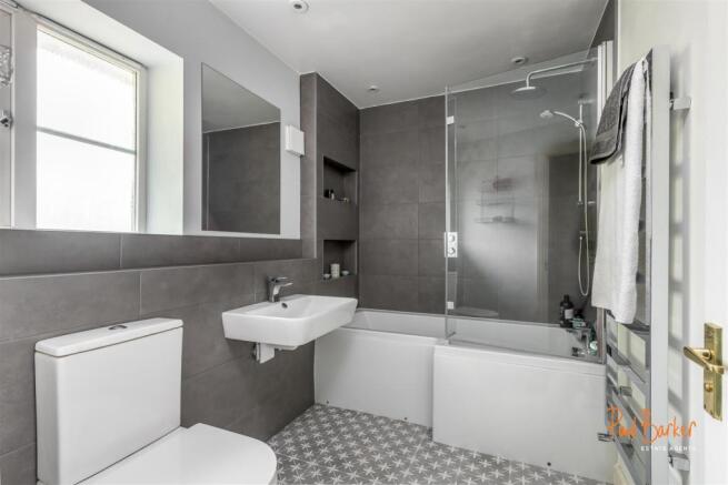 220511 - 12 St Barts Close - 20 [WM].jpg