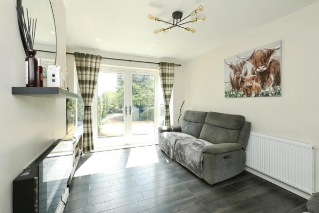 3 bed Town House for sale Image 5