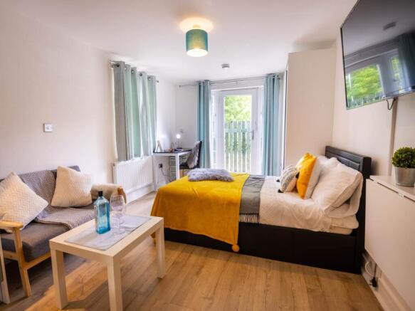 Apt_3_1_Giles_Lane_S