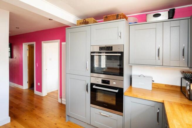 3 bed Semi-Detached for sale Image 8