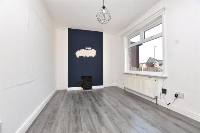 3 bed Semi-Detached for sale Image 4