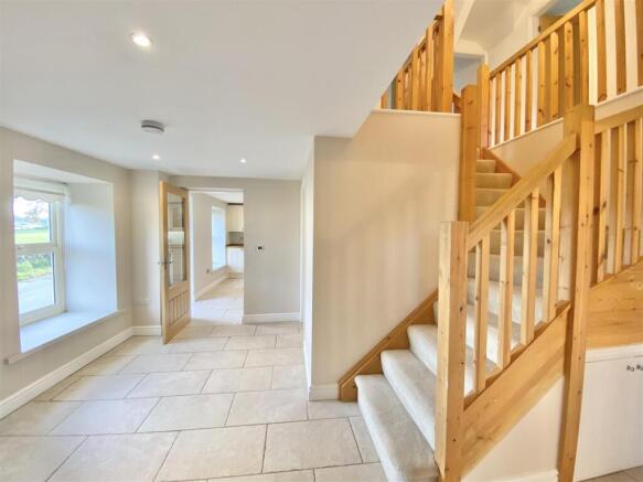 4 bed Detached for sale Image 7