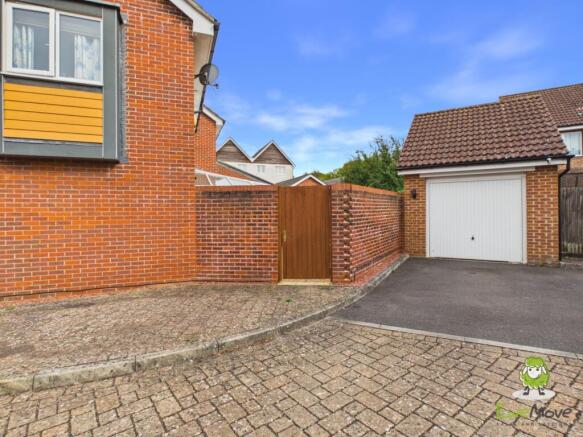 EweMove Estate Agents Basingstoke - 3 Edmund Court