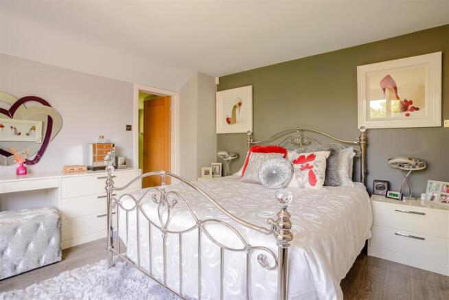 8386342-interior20.jpg