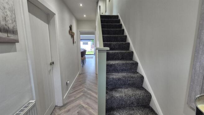 3 bed Semi-Detached for sale Image 8