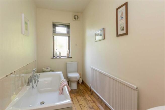 MODERN BATHROOM