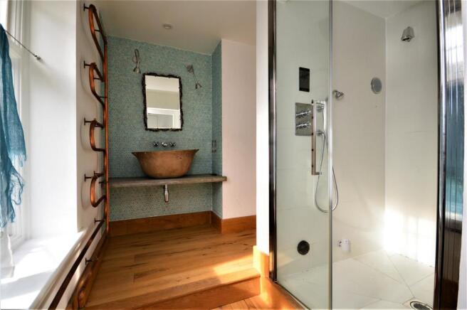 En Suite 3 Mouse.JPG