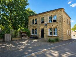 Flat 3, Oak House, Park Road, Earlsheaton, Dewsbury WF12 8BE