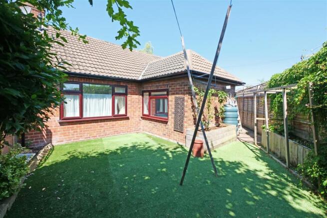 3 bed Semi-Detached Bungalow for sale Image 11