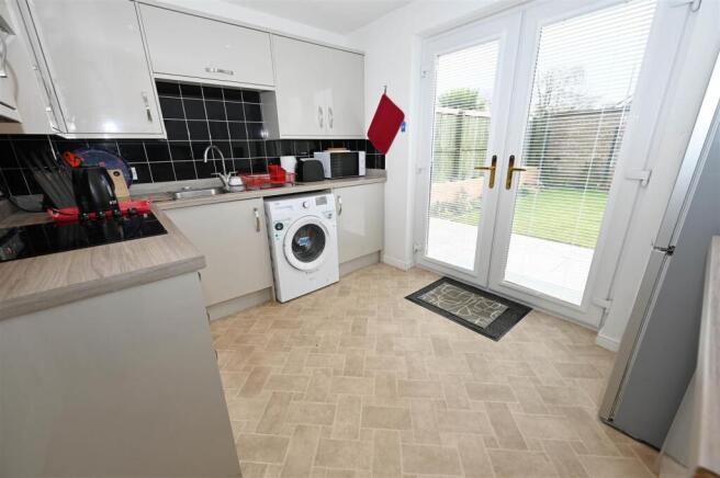 2 bed Semi-Detached Bungalow for sale Image 5
