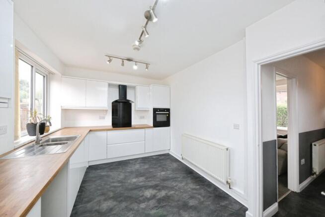3 bed Semi-Detached for sale Image 2