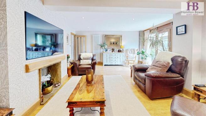 4 bed House for sale Image 6
