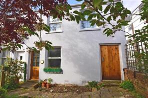 5, Claremont Place, Sun Hill, Cowes PO31 7JA