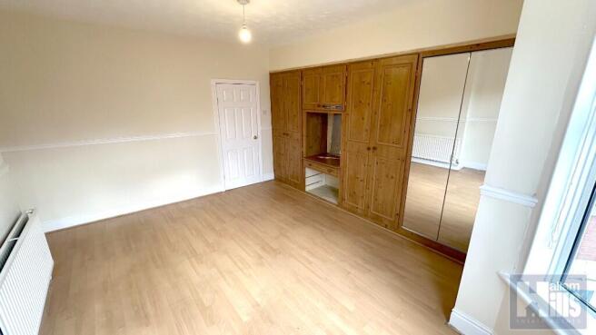 3 bed Terraced to rent Image 10