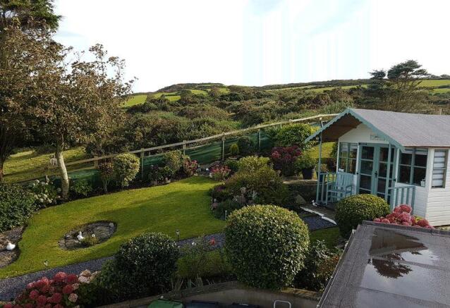 side garden/su...