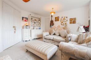 42, Oakwood Grove, Radcliffe M26 2YL