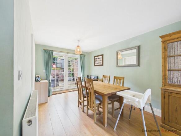5 bed Detached for sale Image 9