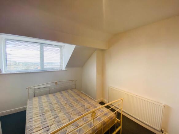 3 bed Terraced to rent Image 12