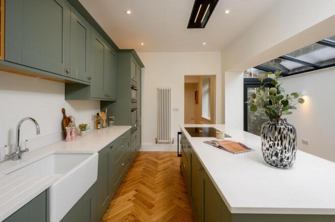 5 bed Terraced for sale Image 8