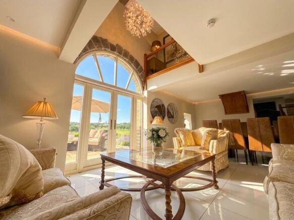 Spectacular Open-Plan Living