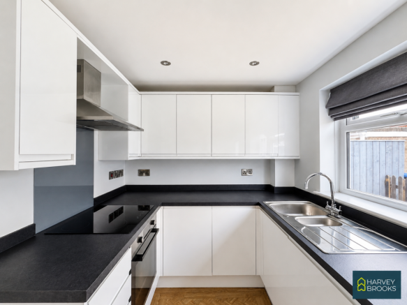 3 bed Semi-Detached for sale Image 7