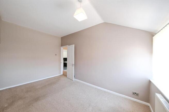 3 bed Terraced for sale Image 10