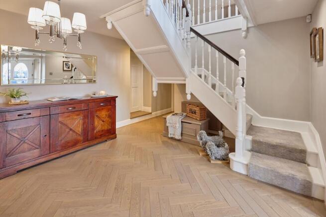 4 bed Detached for sale Image 11